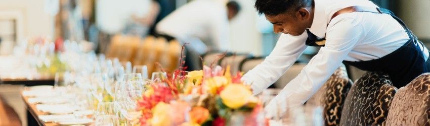 5 Diferenças entre Empregado de Mesa e Chefe de Sala